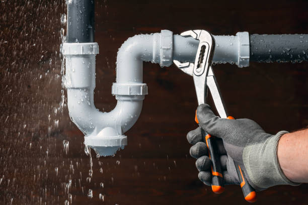 Professional Emergency Plumber technician working in Thorofare, NJ